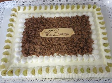 La stupenda torta offerta dalla pasticceria Colombo di Locate