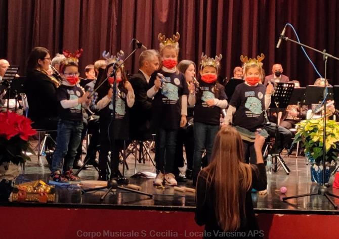 I piccoli allievi con la maestra Rita